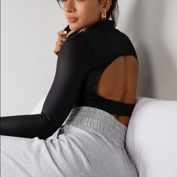 Puma Open Back Top - Picture 3 of 10